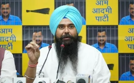 AAP सांसद मलविंदर कंग ने PU की सीनेट-सिंडिकेट भंग करने के फैसले का किया विरोध