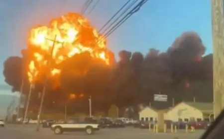 अमेरिका में बड़ा हादसा, टेक ऑफ के दौरान क्रैश हुआ कार्गो प्लेन