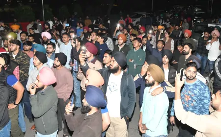 PU में छात्रों का प्रदर्शन जारी, समर्थन में आए किसानों ने की रेल रोकने की तैयारी