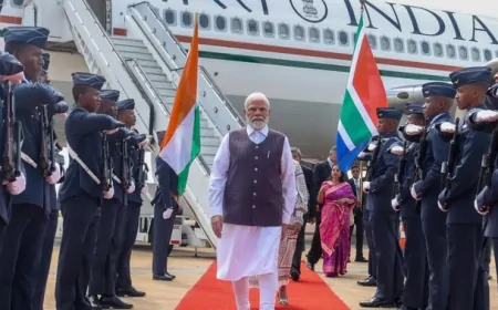 G-20 के चौथे शिखर सम्मेलन में शामिल होने दक्षिण अफ्रीका पहुंचे PM मोदी