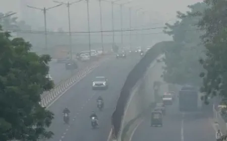 दिल्ली फिर बनी ‘गैस चैंबर’, AQI 340 के पार, हालत और बिगड़ने के आसार