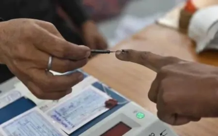 Delhi : MCD By Election के लिए 12 वार्डों पर मतदान जारी, 3 दिसंबर को आएंगे नतीजे 