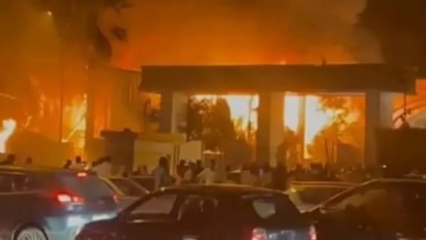 मोहाली : पटाखों के कारण शादी पैलेस में लगी भीषण आग, सिलेंडर फटने से मची भगदड़ 