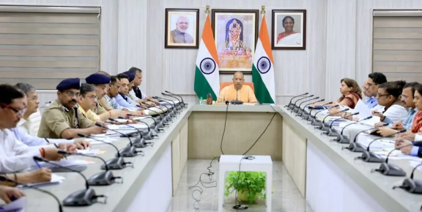 CM योगी ने अधिकारियों के साथ की समीक्षा बैठक, कार्तिक पूर्णिमा, देव दीपावली, मेलों की तैयारियों की समीक्षा की 