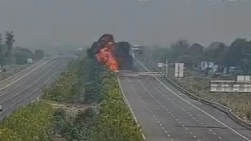दिल्ली-मुंबई एक्सप्रेस-वे पर हादसा, आग का गोला बना कंटेनर