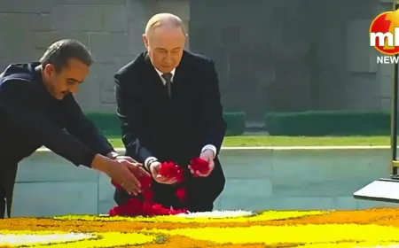राजघाट जाकर रूसी राष्ट्रपति Vladimir Putin ने महात्मा गांधी को दी श्रद्धांजलि