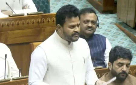 Indigo Crisis : इंडिगो संकट पर लोकसभा में नागरिक उड्डयन मंत्री का अल्टीमेटम, बोले - “कड़ी कार्रवाई होगी”