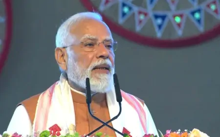 Assam : PM मोदी ने कांग्रेस पर साधा निशाना, बोले - इनके एजेंडे में नहीं था नॉर्थ ईस्ट का विकास