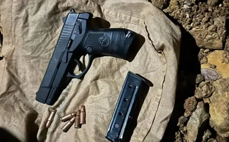 J&K : अवंतीपोरा में आतंकियों का मददगार गिरफ्तार, आरोपी से हथियार और गोला-बारूद बरामद