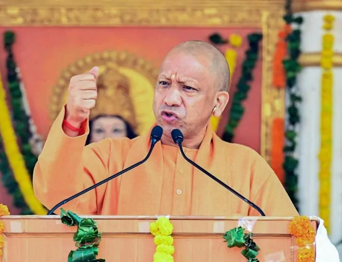 UP News : CM योगी का घुसपैठियों पर बड़ा एक्शन, अचानक फरार हुए 160 सफाई कर्मचारी