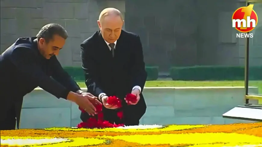 राजघाट जाकर रूसी राष्ट्रपति Vladimir Putin ने महात्मा गांधी को दी श्रद्धांजलि