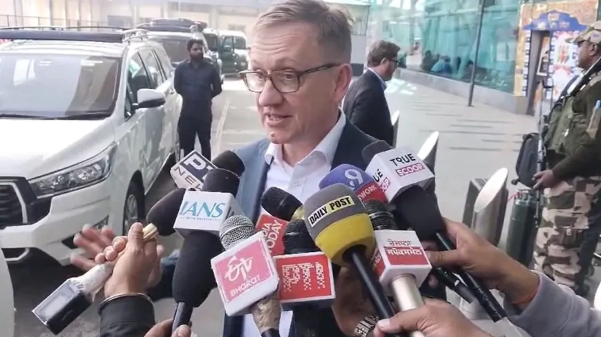 Punjab : ऑस्ट्रेलियाई मंत्री जूलियन हिल अमृतसर पहुंचे, श्री हरमंदिर साहिब में टेका माथा