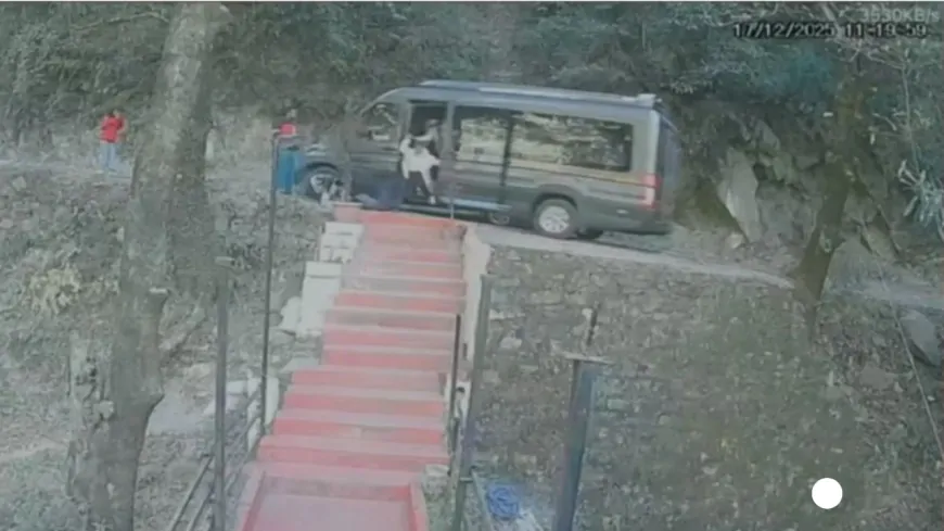 Himachal : डलहौजी में टला बड़ा हादसा, पीछे की ओर लुढ़का ट्रेवलर वाहन, बाल-बाल बची पर्यटकों की जान