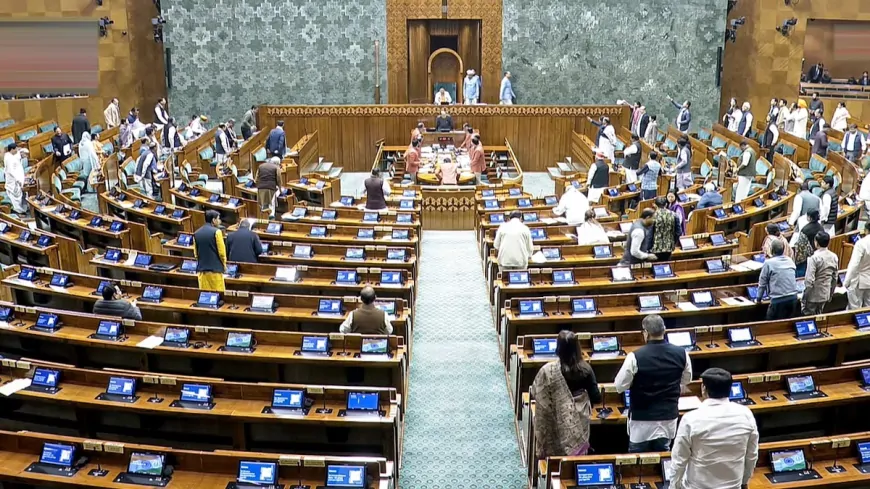 लोकसभा का शीतकालीन सत्र अनिश्चितकाल के लिए स्थगित, ‘वंदे मातरम्’ की धुन के साथ सत्र का समापन