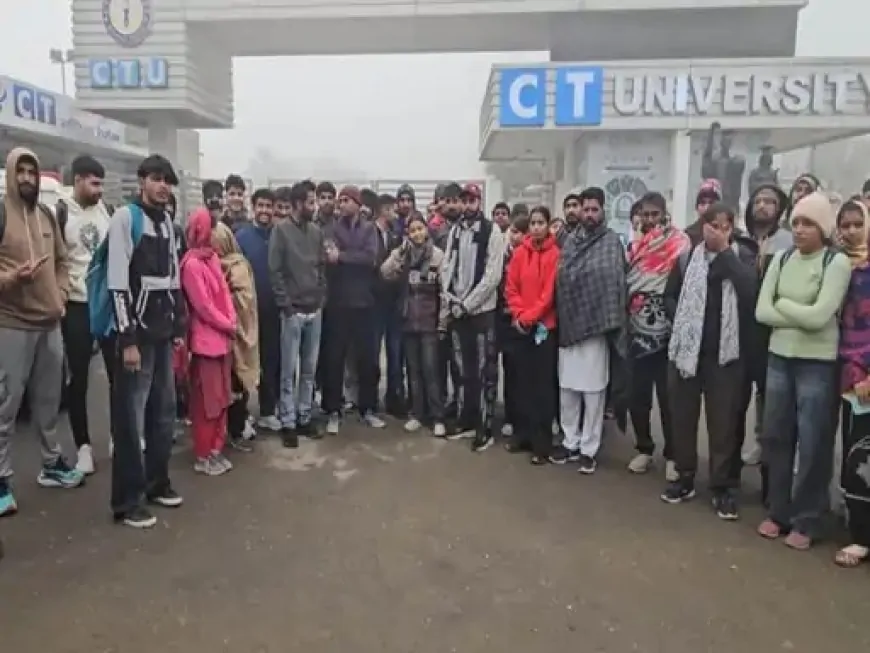 Punjab : जगराओं में सिटी यूनिवर्सिटी के बाहर अभ्यर्थियों का प्रदर्शन, परीक्षा रद्द होने को लेकर नाराज