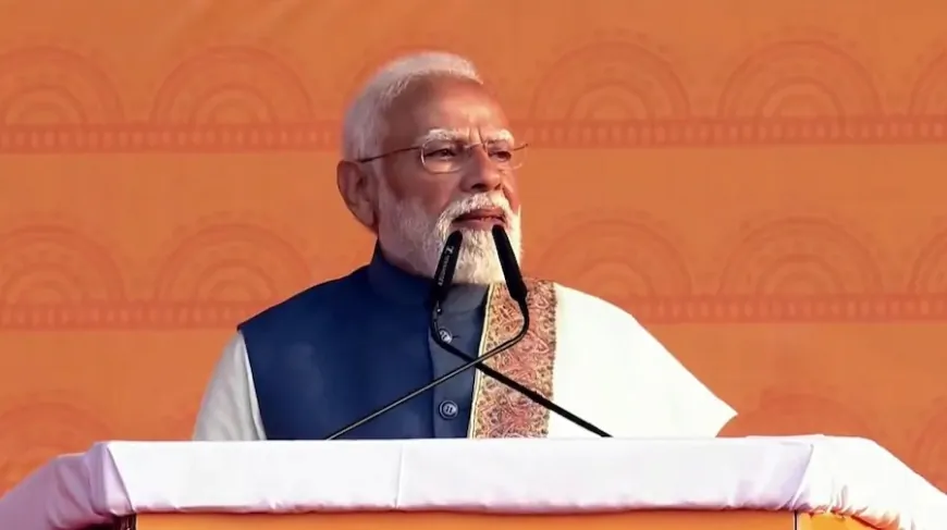 PM मोदी ने बिना नाम लिए विपक्ष पर किया हमला , कहा - "पहले एक ही परिवार की लगती थीं मूर्तियां"