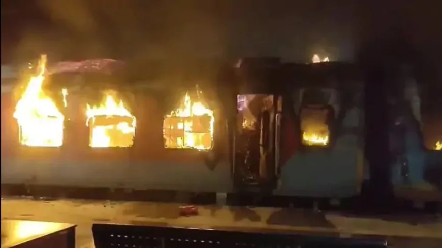 Andhra Pradesh में बड़ा रेल हादसा, टाटा–एर्नाकुलम एक्सप्रेस के दो कोचों में लगी भीषण आग, एक की मौत