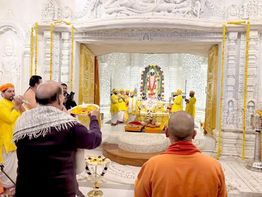 UP News : अयोध्या में रामलला प्राण-प्रतिष्ठा की दूसरी वर्षगांठ, राजनाथ सिंह और CM योगी ने किए दर्शन