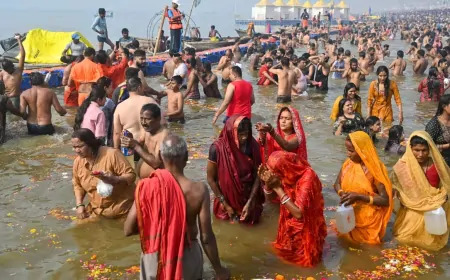 UP News : माघ मेला 2026 का शुभारंभ, संगम पर उमड़ा आस्था का सैलाब