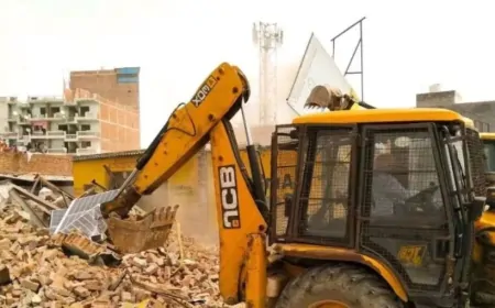 Uttarakhand में बुलडोजर एक्शन तेज, देहरादून में अवैध मजार हुई खत्म