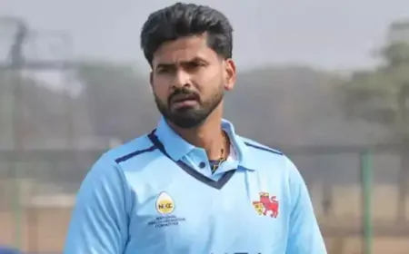 बुलेट की रफ्तार से श्रेयस अय्यर के सिर पर लगी गेंद, हेलमेट ने बचा ली जान