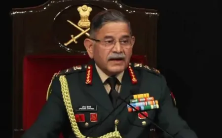 सेना प्रमुख की पाकिस्तान को कड़ी चेतावनी, बोले- गलत हरकत का देंगे मुंहतोड़ जवाब