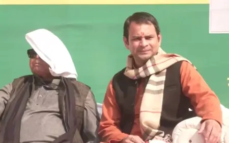 Bihar : पारिवारिक विवादों के बीच बेटे के निमंत्रण पर दही-चूड़ा भोज पर पहुंचे पिता लालू यादव, कहा - तेजप्रताप से नाराज नहीं