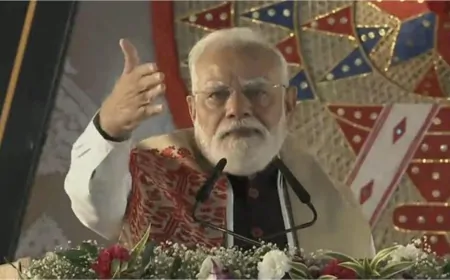 PM मोदी की असम को बड़ी सौगात,  काजीरंगा एलिवेटेड कॉरिडोर की रखी आधारशिला, दो अमृत भारत ट्रेनों को दिखाई हरी झंडी