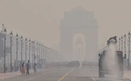 Delhi-NCR में जहरीली हवा का कहर: घनी स्मॉग से ढकी राजधानी