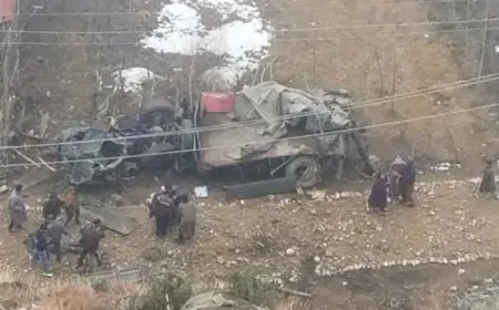 Jammu Kashmir: डोडा में बड़ा हादसा, खाई में गिरी सेना की गाड़ी, 10 जवानों का बलिदान