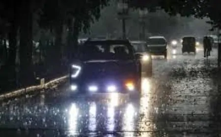 दिल्ली-NCR में तेज हवाओं के साथ हुई बारिश, ठंड की वापसी