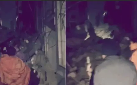 Punjab : अमृतसर में गिरी चार मंजिला इमारत, मलबे में दबी दो बाइक, जांच में जुटी पुलिस