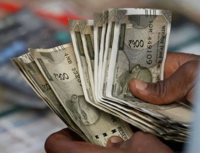 8th Pay Commission : सैलरी, के साथ DA और पेंशन में भी बंपर इजाफा ? जानें कब से हाथ में आएगी बढ़ी हुई धनराशि…