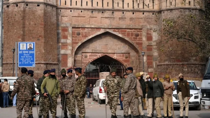 Delhi: तुर्कमान गेट इलाके में जुमे की नमाज को लेकर दिल्ली पुलिस अलर्ट, चप्पे-चप्पे पर नजर