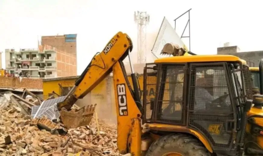Uttarakhand में बुलडोजर एक्शन तेज, देहरादून में अवैध मजार हुई खत्म