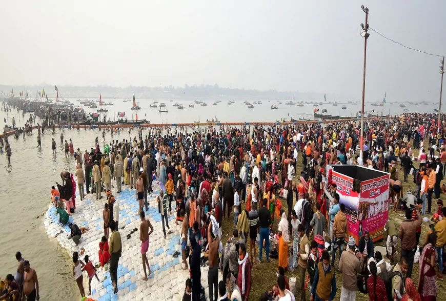 UP News: प्रयागराज में माघ मेले की भव्यता चरम पर, संगम तट पर उमड़ा आस्था का सैलाब