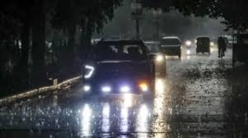 दिल्ली-NCR में तेज हवाओं के साथ हुई बारिश, ठंड की वापसी