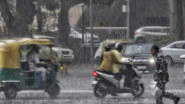 heavy_rain_in_delhi