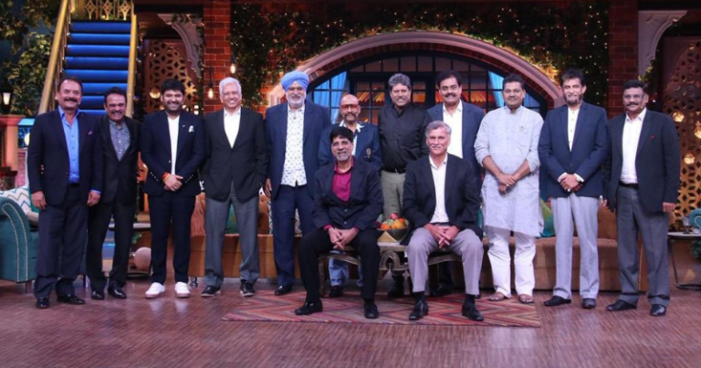 kapil_dev_along_with_1983_cricket_world_cup_winning_team_to_grace_the_kapil_sharma_show_1551080814