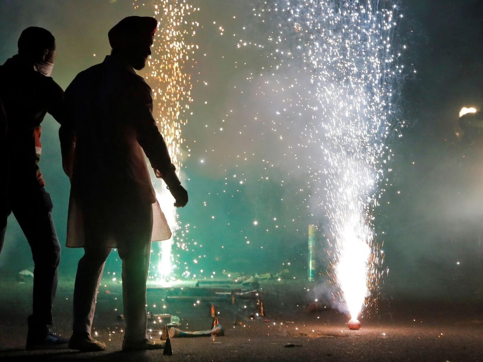दिवाली, गुरुपर्व, क्रिसमस और नए साल पर कम प्रदूषण करने वाले पटाखों के उपयोग की होगी अनुमति: मीत हेयर