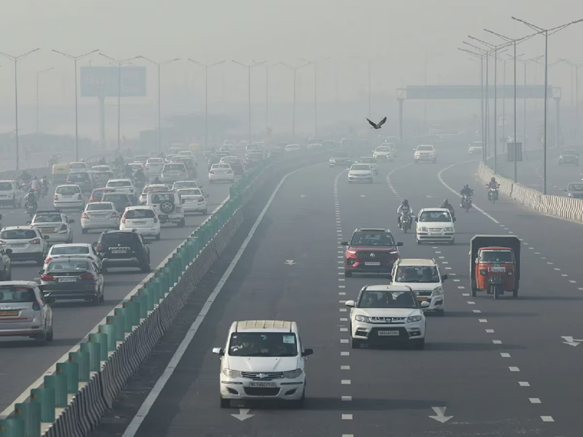 दिल्ली में न्यूनतम तापमान 12.8 डिग्री सेल्सियस, वायु गुणवत्ता ‘बहुत खराब’ श्रेणी में