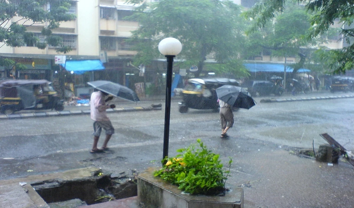 बारिश के कारण दिल्ली के तापमान में आई गिरावट, वायु गुणवत्ता में भी हुआ सुधार