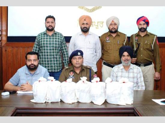 फिरोजपुर पुलिस ने 7.030 किलोग्राम हेरोइन के साथ एक कार में सवार 3 युवकों को पकड़ा