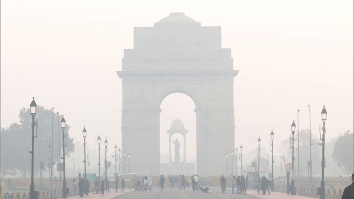 दिल्ली के तापमान में आई गिरावट, वायु गुणवत्ता भी 'खराब श्रेणी' में