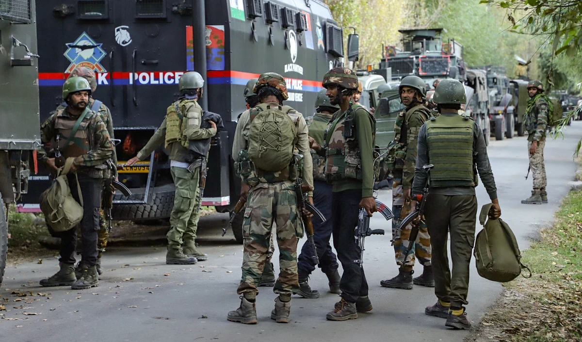 जम्मू-कश्मीर के पुंछ में आतंकवादियों को पकड़ने के लिए सेना द्वारा तलाशी अभियान किया गया शुरू