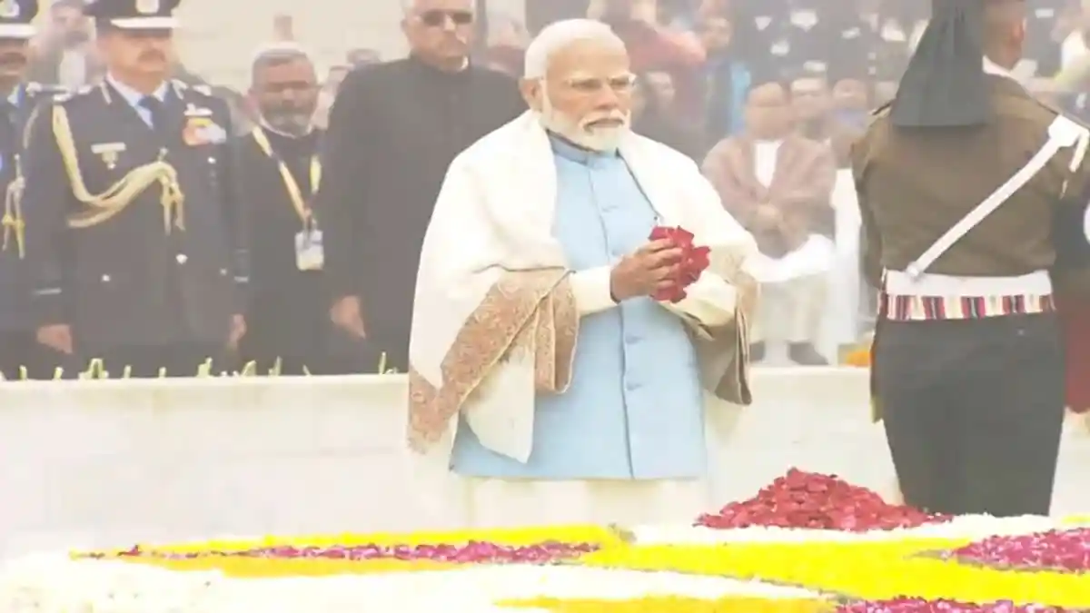 प्रधानमंत्री मोदी ने महात्मा गांधी को उनकी 76वीं पुण्यतिथि पर दी श्रद्धांजलि