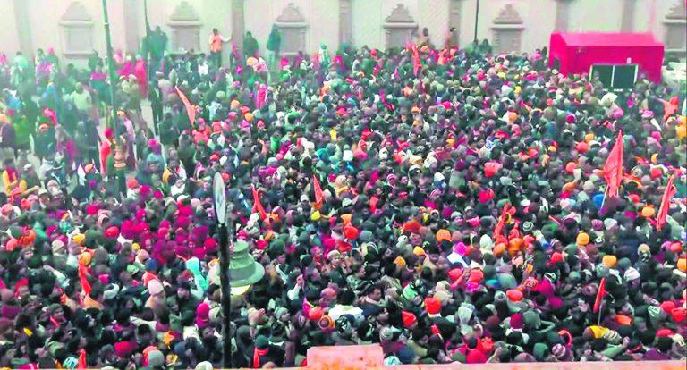 गणतंत्र दिवस के दिन राम मंदिर में 3 लाख से अधिक श्रद्धालुओं ने किए दर्शन