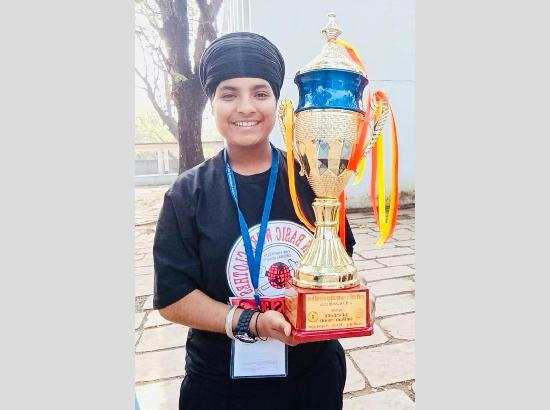 स्पीकर संधवां ने छात्रा मनदीप कौर को गतका प्रतियोगिता में स्वर्ण पदक जीतने पर दी बधाई