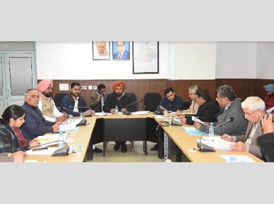 मंत्री बलकार सिंह ने विकास कार्यों की प्रगति को लेकर समीक्षा बैठकों का दौर रखा जारी