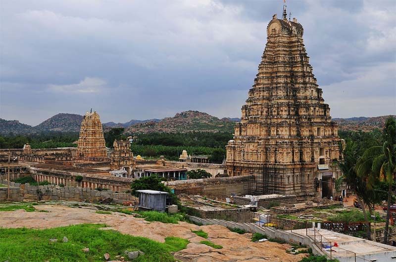 मंदिरों से टैक्स वसूलेगी कर्नाटक सरकार, भाजपा ने बताया हिन्दू विरोधी नीति